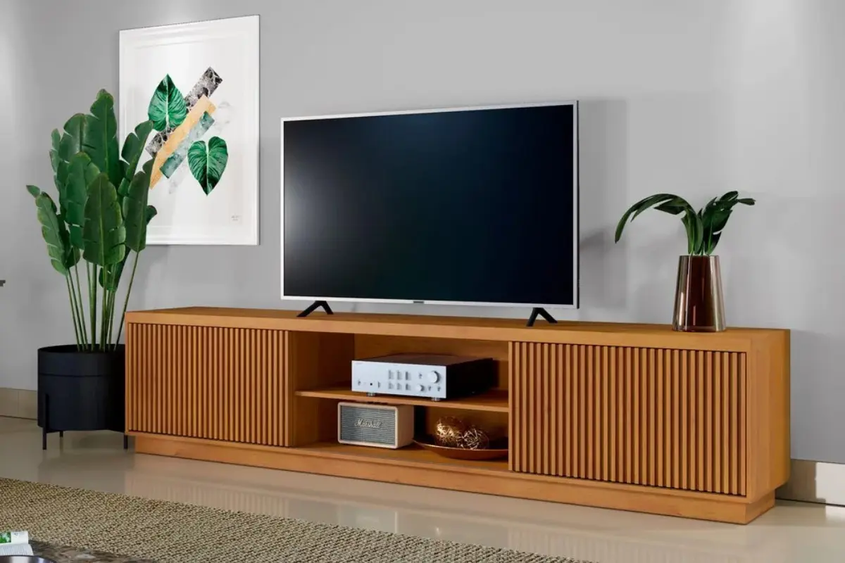 Rack Para TV Até 85 Polegadas 100% MDF Ripado Com 2 Portas Valência 220 rack para tv até 85 polegadas ripado com 2 portas 100% mdf valência 220